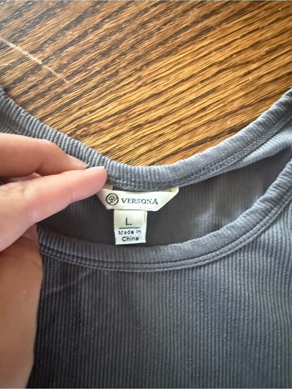 Versona Ribbed Crop Tank - Picture 2 of 5
